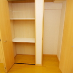 キッチン横　収納 (内装)