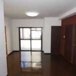 洋室　アクセントクロス (居間)